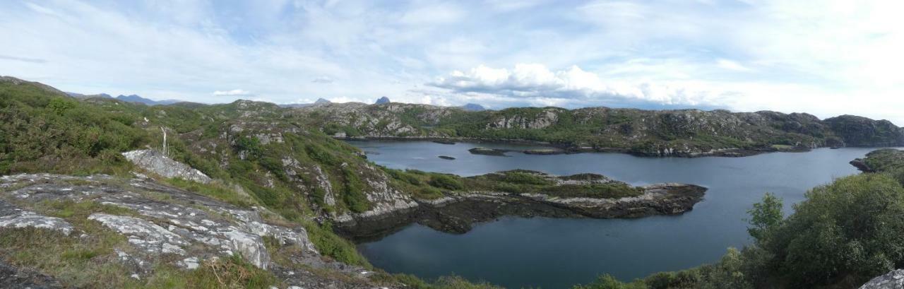 Апартаменты Achmelvich View Self Catering Лохинвер Экстерьер фото